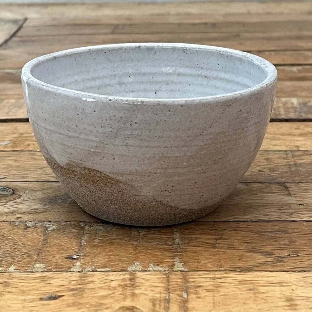 Art Studio Pottery Stoneware Bowl 4.5" Tan Beige Speckled Finish Artist Signed